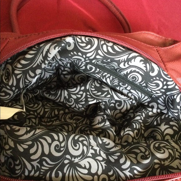 DEC 15 LAST DAY! CLEARANCE: Red Fiorelli Handbag - Picture 4 of 7